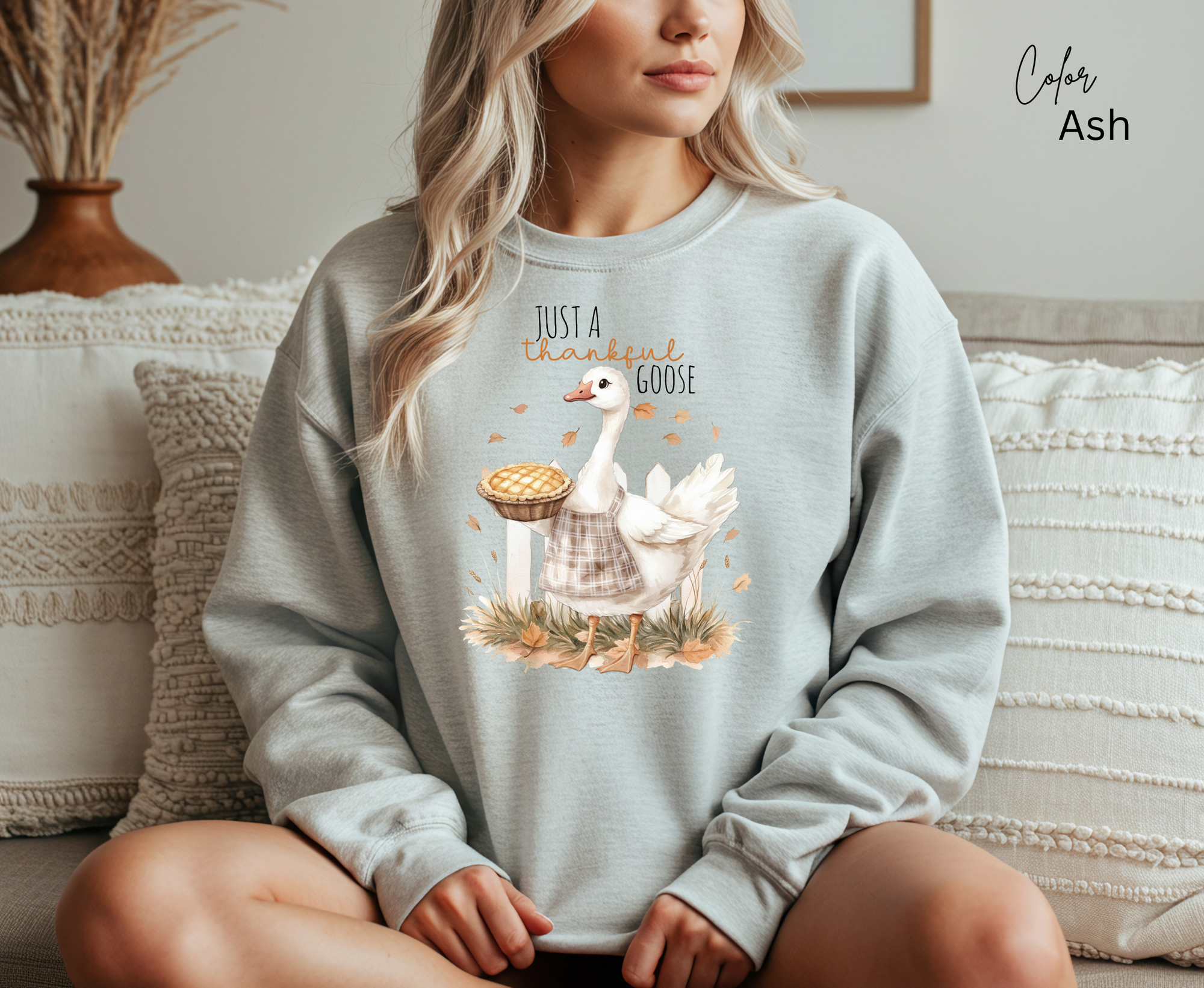 Just a Thankful Goose - Cozy Crewneck, Thanksgiving Sweatshirt, Fall Fashion, Gift for Thanksgiving Celebrations